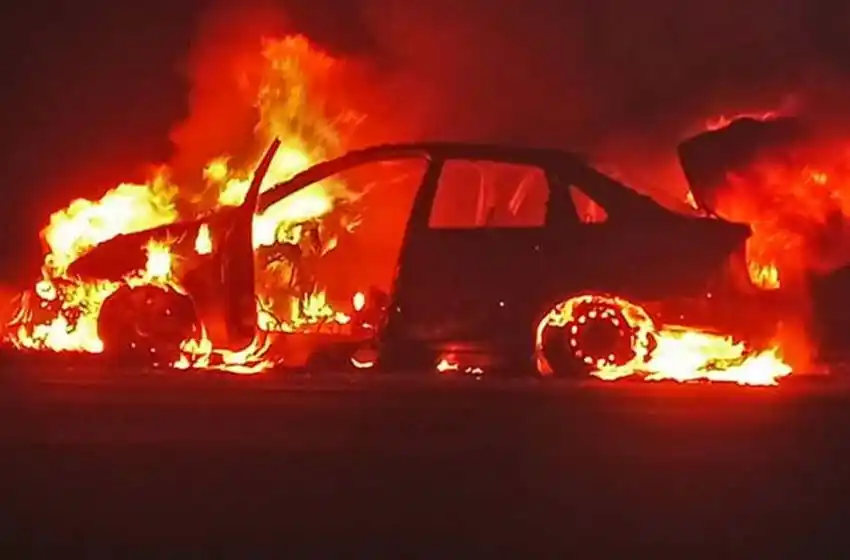 Saga violenta en zona oeste: amenazó a su ex pareja, le robó e incendió un auto