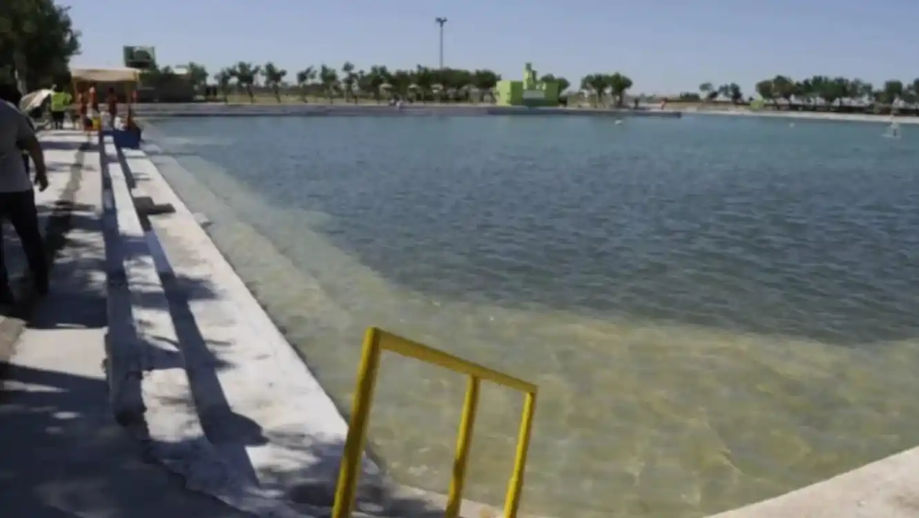 Un adolescente murió ahogado en un complejo recreativo cuando estaba con sus amigos