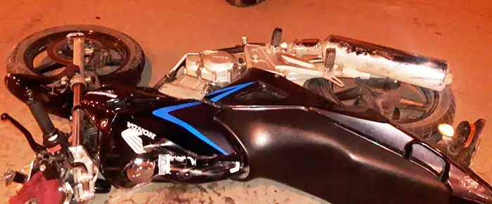 Una pareja murió en  accidente con una moto