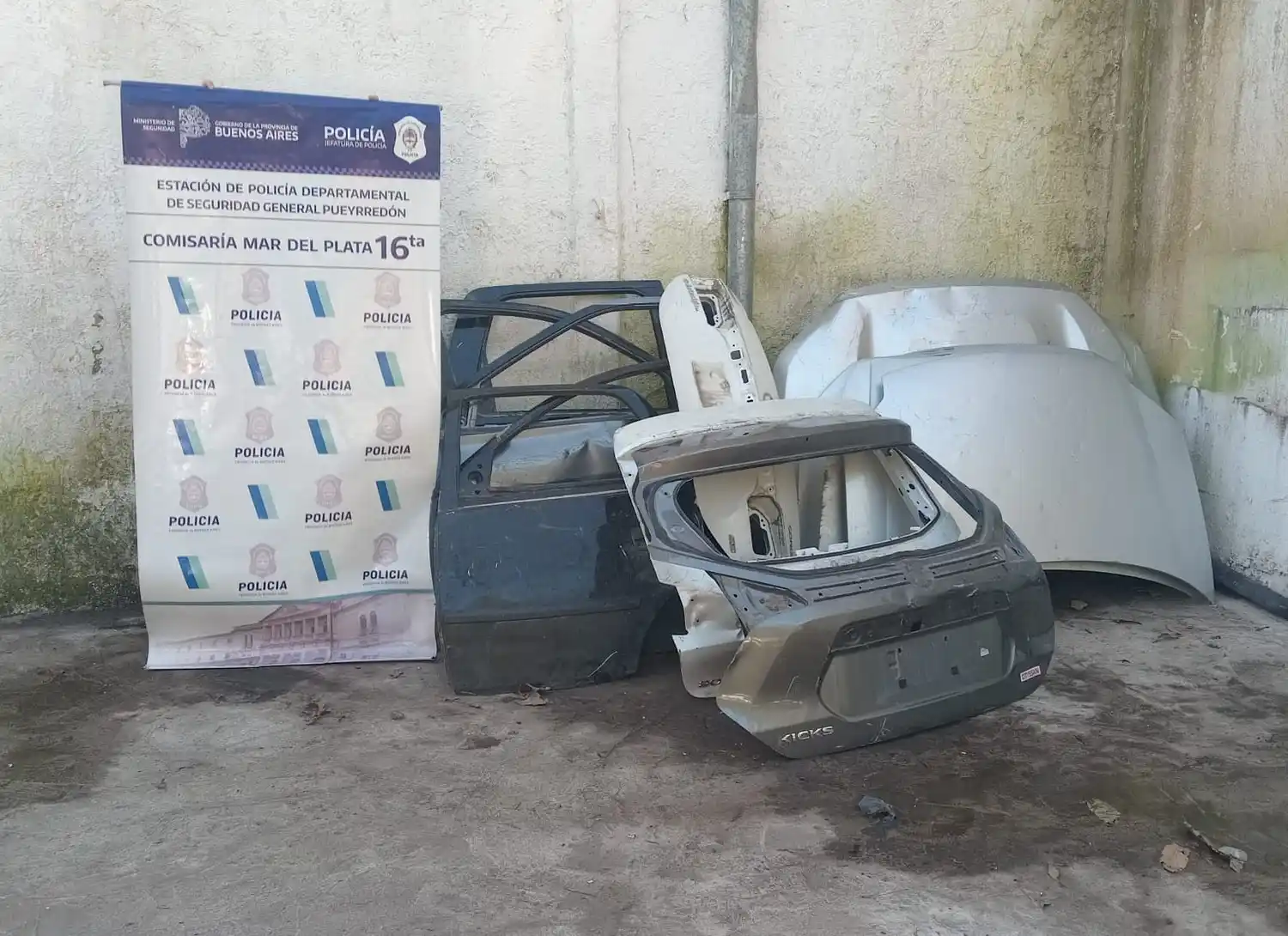 La chatarrera está ubicada en Fortunato de la Plaza al 8900.