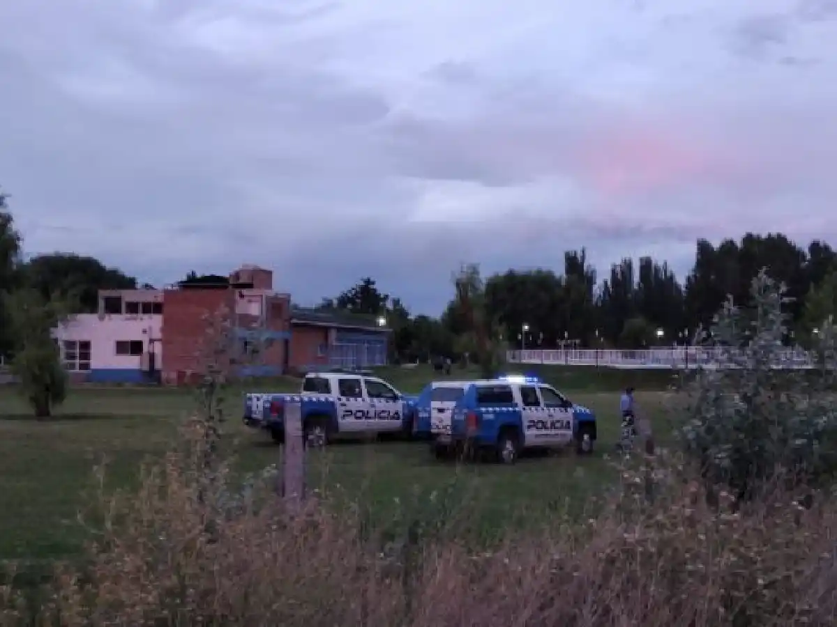 Una niña de once años murió al caer un rayo en predio recreativo de Neuquén