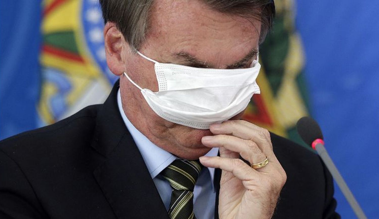 Trabajadores de la salud denuncian a Bolsonaro ante La Haya por crímenes contra la humanidad