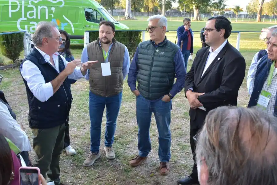 Costamagna y Domínguez presentaron el Plan GanAR en Reconquista