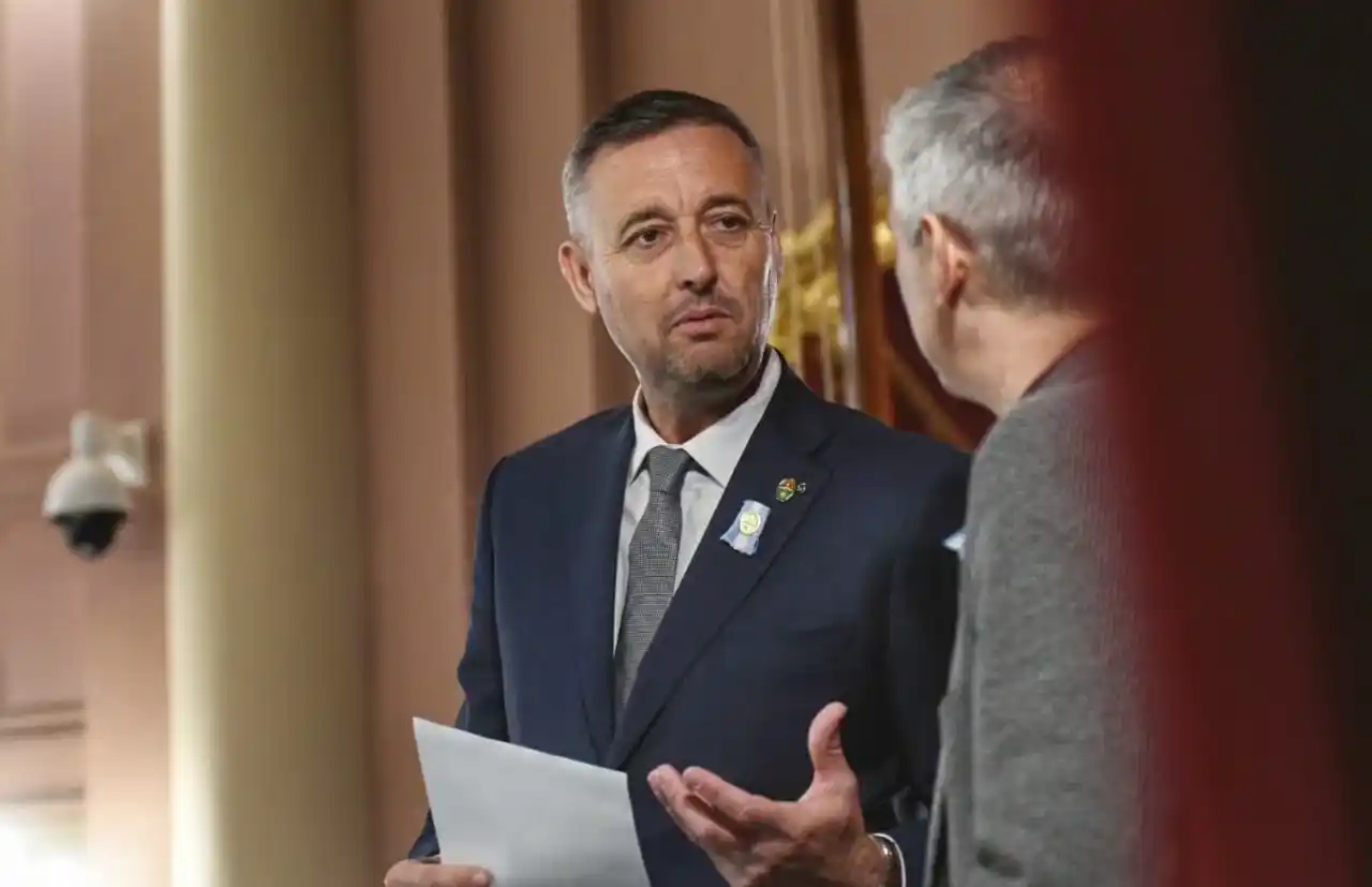 Hein celebra la iniciativa de la UADER para promover el debate público sobre la reforma política