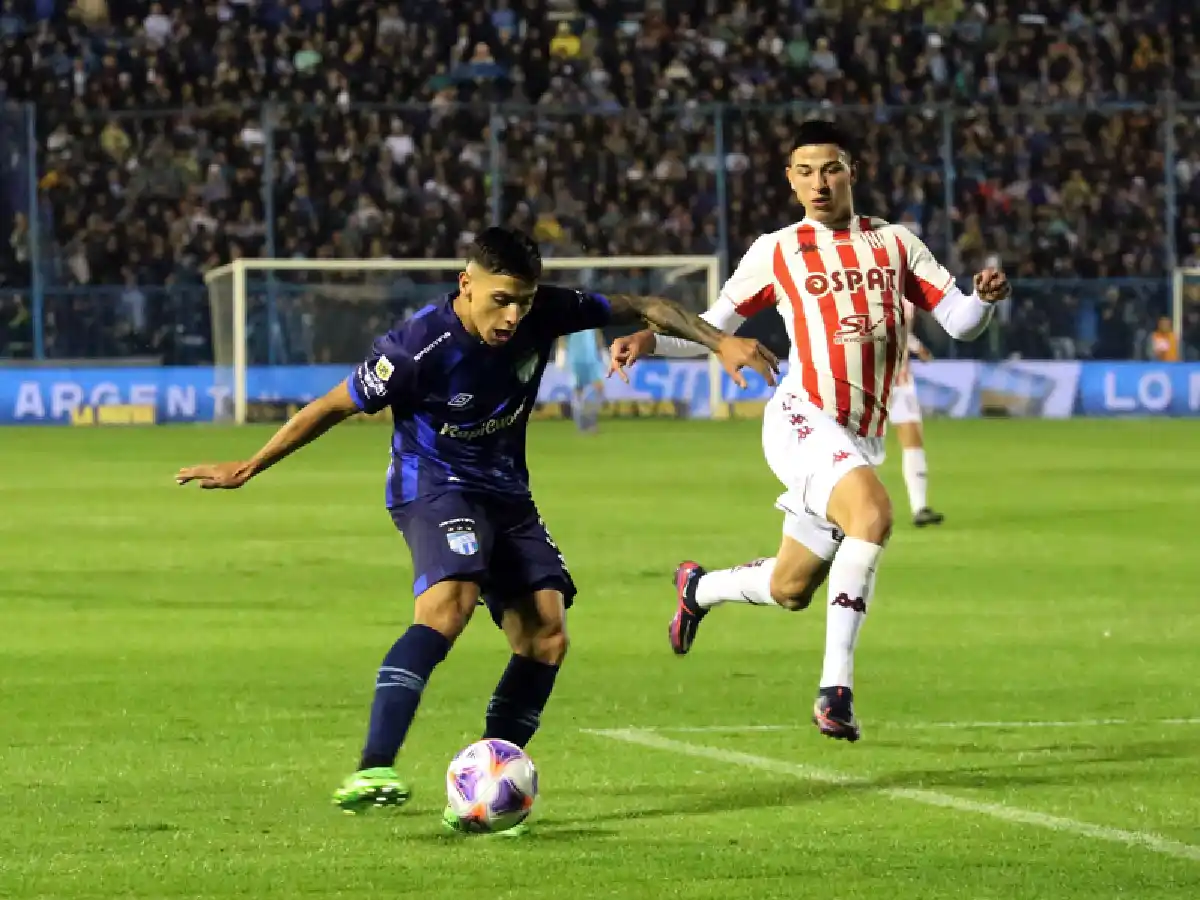 Atlético empató y se alejó de la pelea