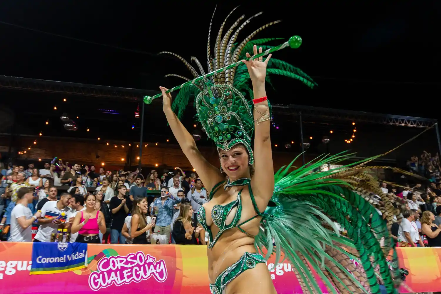 Pasista de la comparsa Sambá Verá