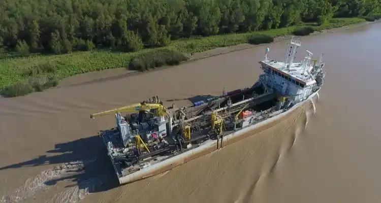 Terminó el dragado y el puerto se aseguró seguir operativo a pesar de la bajante del río Paraná