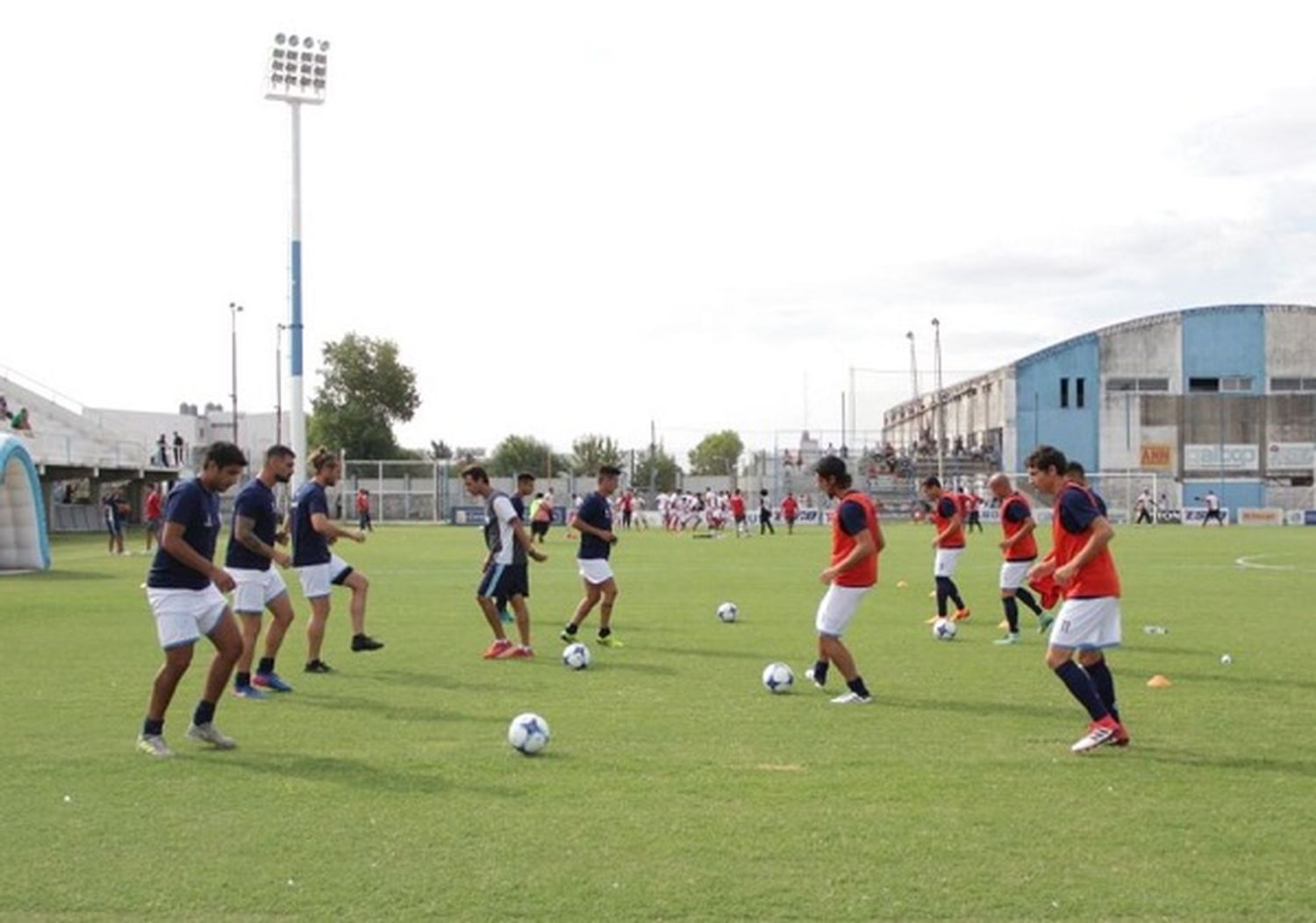 Juventud recibe a Instituto en busca de puntos clave por la permanencia