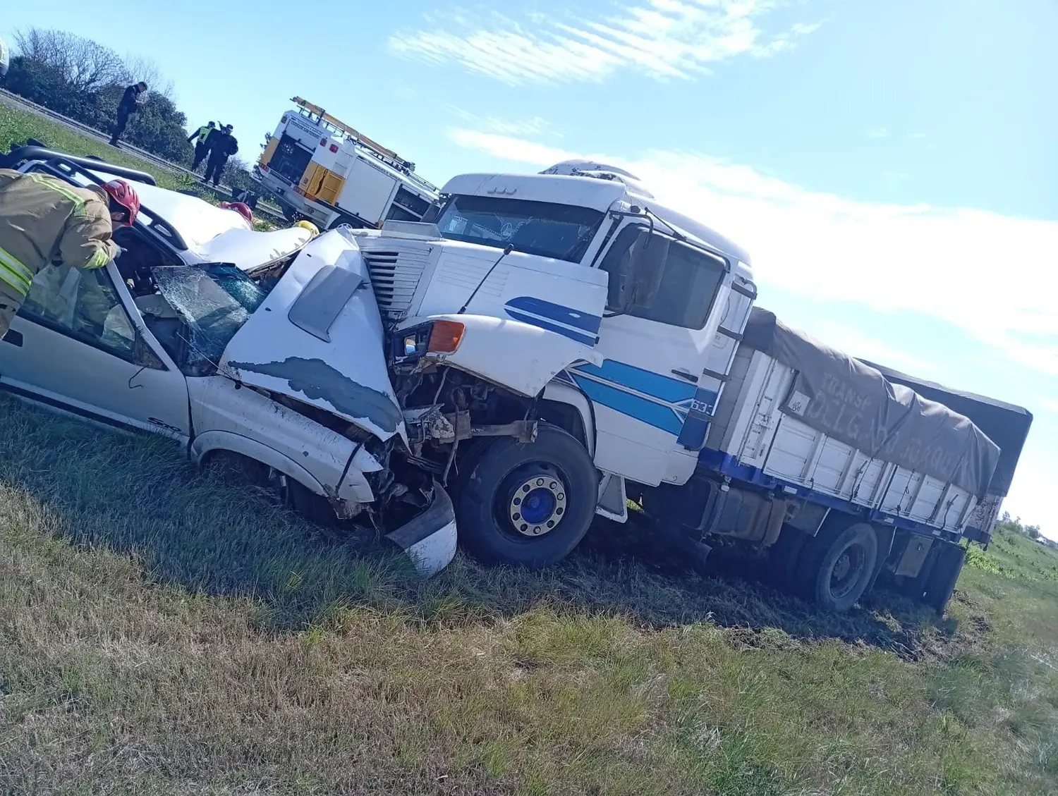 Accidente en la Ruta 34: un hombre fue rescatado tras quedar atrapado en una camioneta