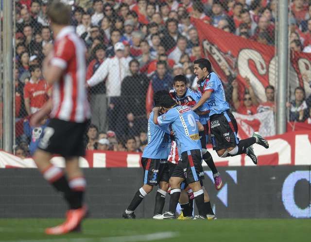 El Rojo perdió con Brown y los de Racing ya lo cargan con "el fantasma de la B Metro"  