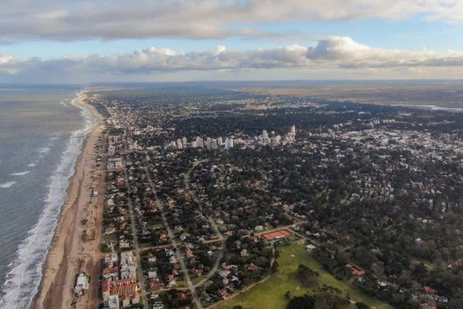 La Costa: "Este fin de semana los vecinos vienen a ver precios, a alquilar y a acomodar sus casas”, afirmó Cardozo