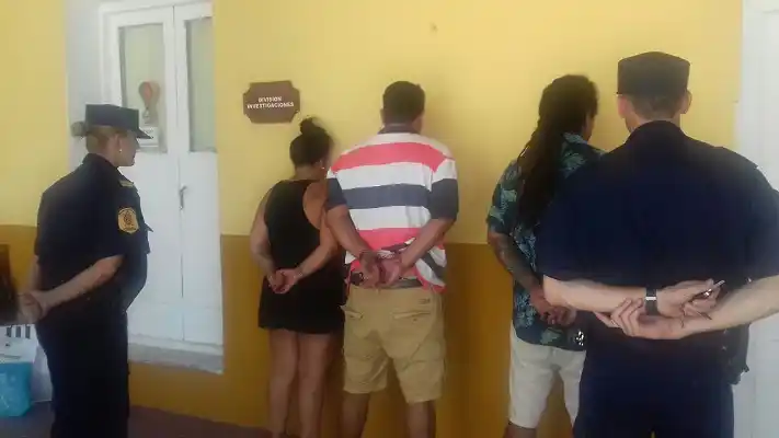 Mantienen prisión preventiva los tres detenidos con tarjetas de débito truchas