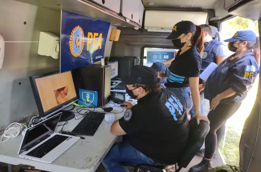 Poronografía infantil: La Policía Federal allanó dos viviendas en Chascomús y detuvo a una persona