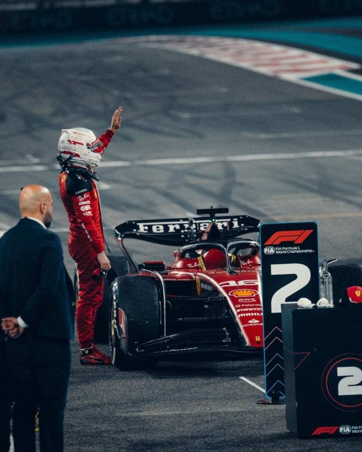 La curiosa radio de Ferrari y Leclerc donde le prohíben festejar al piloto