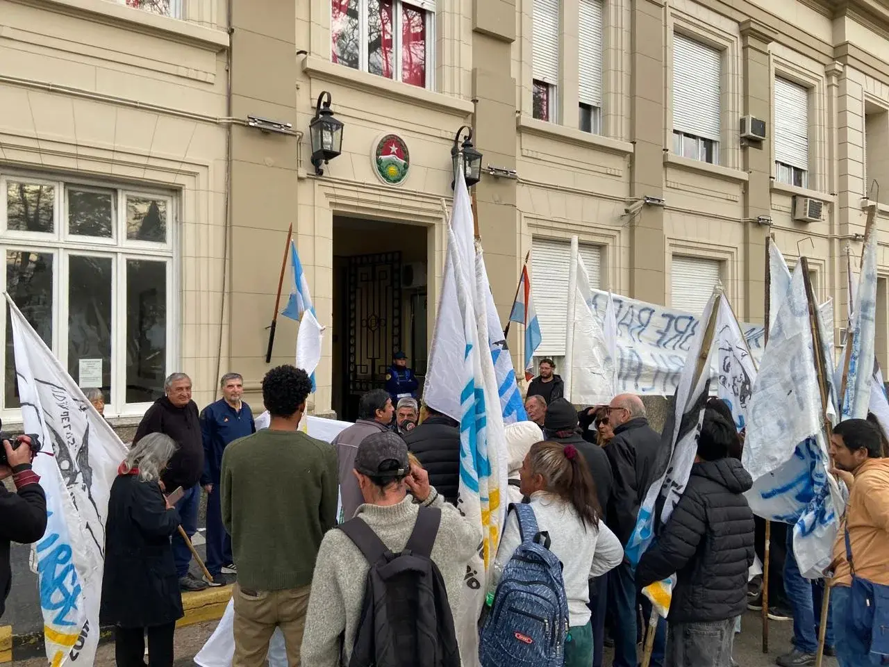 Tres manifestantes fueron trasladados a la Jefatura durante la marcha de jubilados