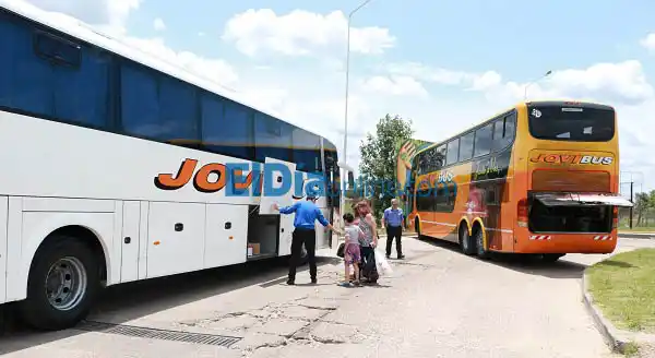 Terminal: Bloquean el ingreso por un "problema de privados"