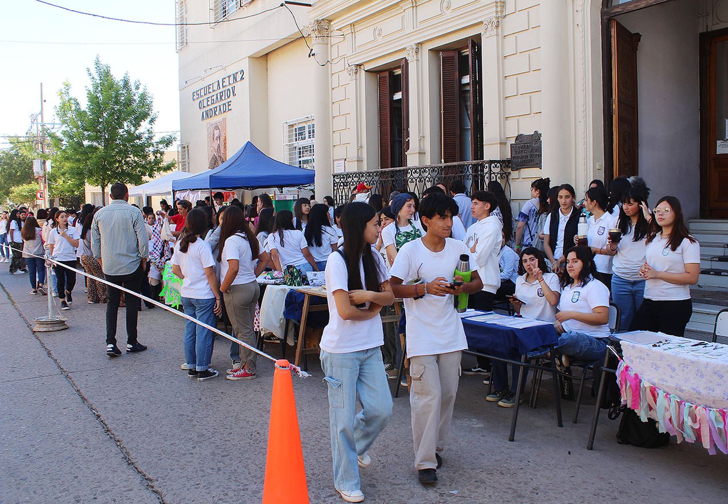 La feria contó con una buena participación de vecinos.