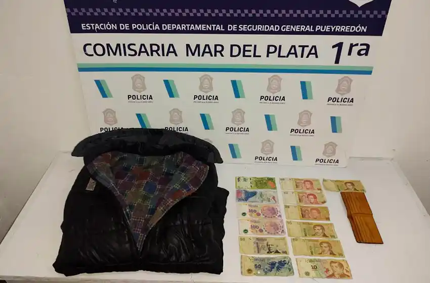Atacan en manada a un joven para robarle el celular, la campera y dinero