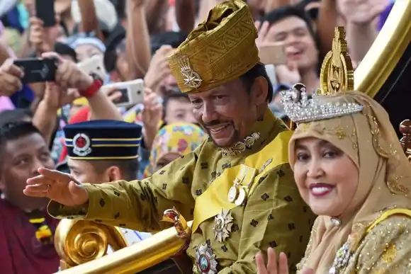 Tras la muerte de Isabel II, estos son los reinados más largos del mundo