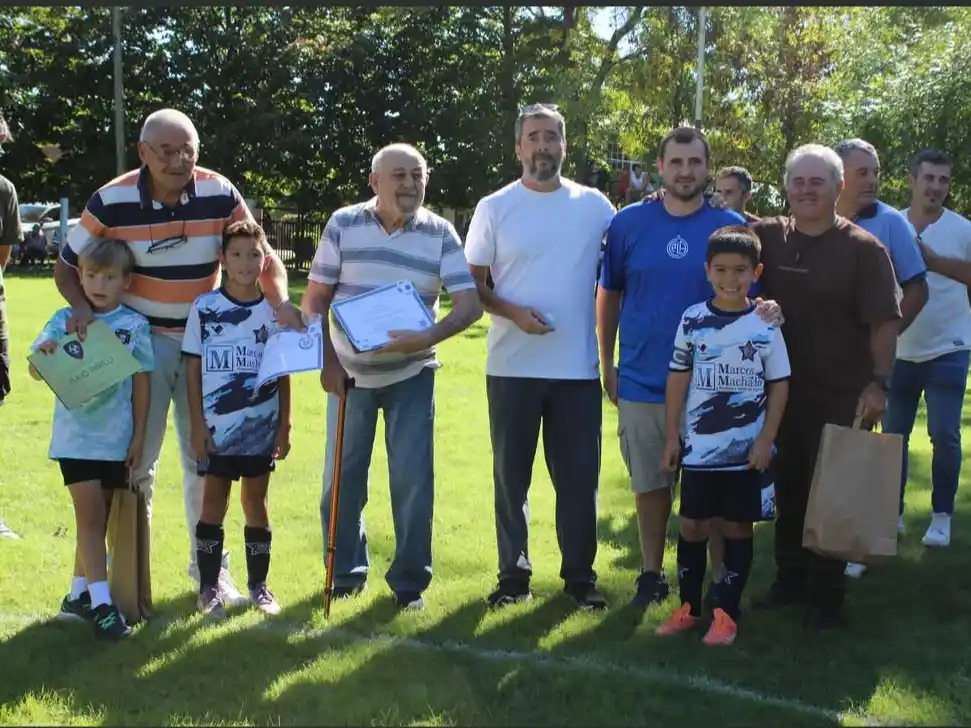 Julio Tirelli y Juanjo Laserna participaron de puntapié inicial en Los Andes.