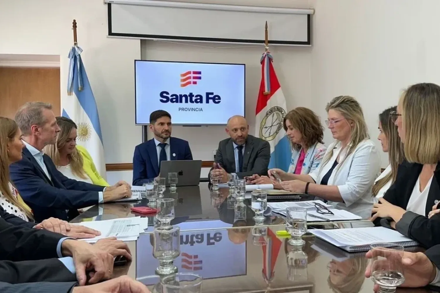 Pullaro se sumó a la primera reunión del equipo de Desarrollo Productivo
