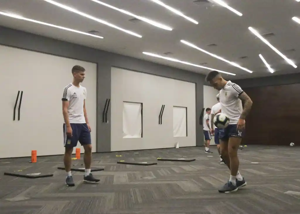 Scaloni planea hacer cinco  cambios para jugar con Chile