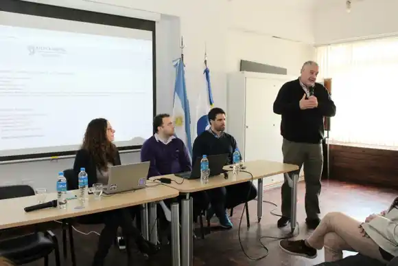 Presentaron Atenea Digital, una plataforma abierta de materias universitarias