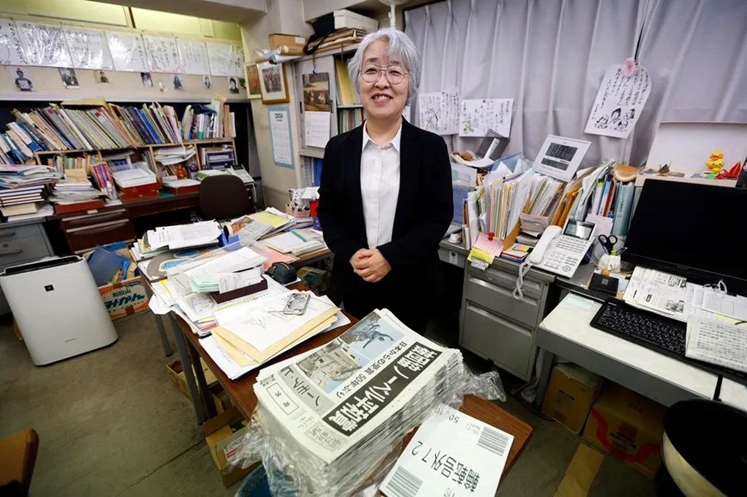 Masako Kudo, directora de oficina de Nihon Hidankyo, en su oficina en Tokio.