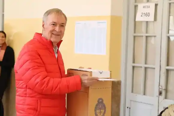 Elecciones 2023: Juan Schiaretti tiene Covid y suspende su campaña durante toda la semana