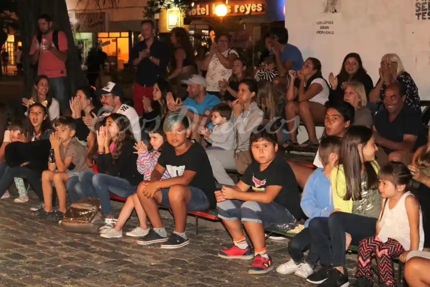La alegría y el encanto de los espectáculos callejeros