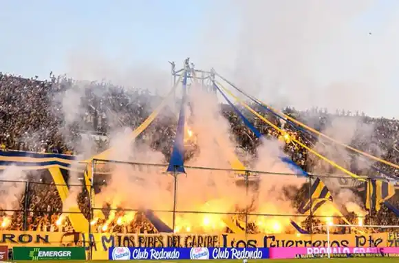 El Ministerio de Seguridad clausuró la popular de Regatas y la platea del Río del Gigante de Arroyito