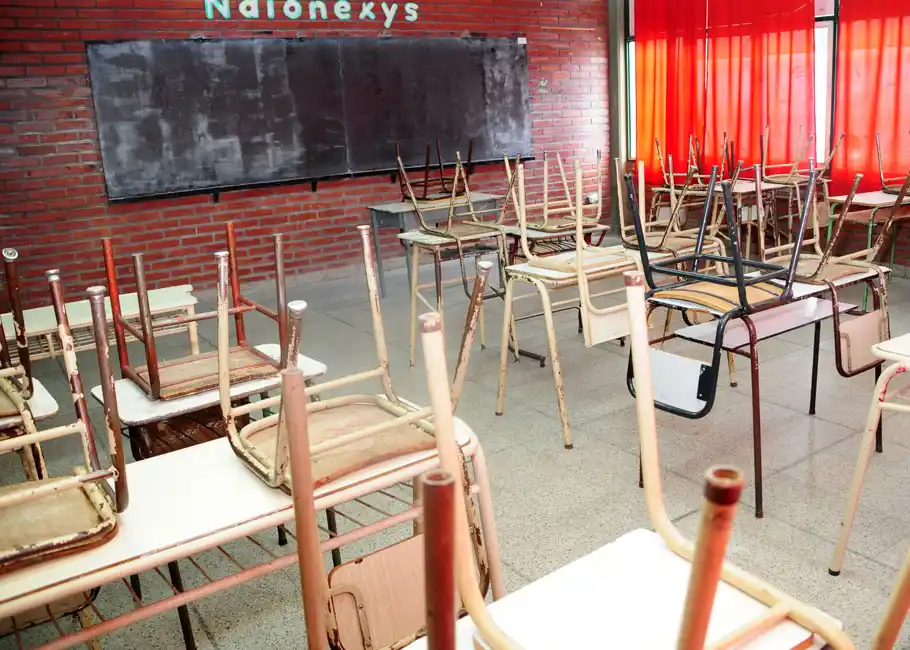 Evaluaciones dispares sobre el acatamiento al paro docente en el inicio del ciclo lectivo 