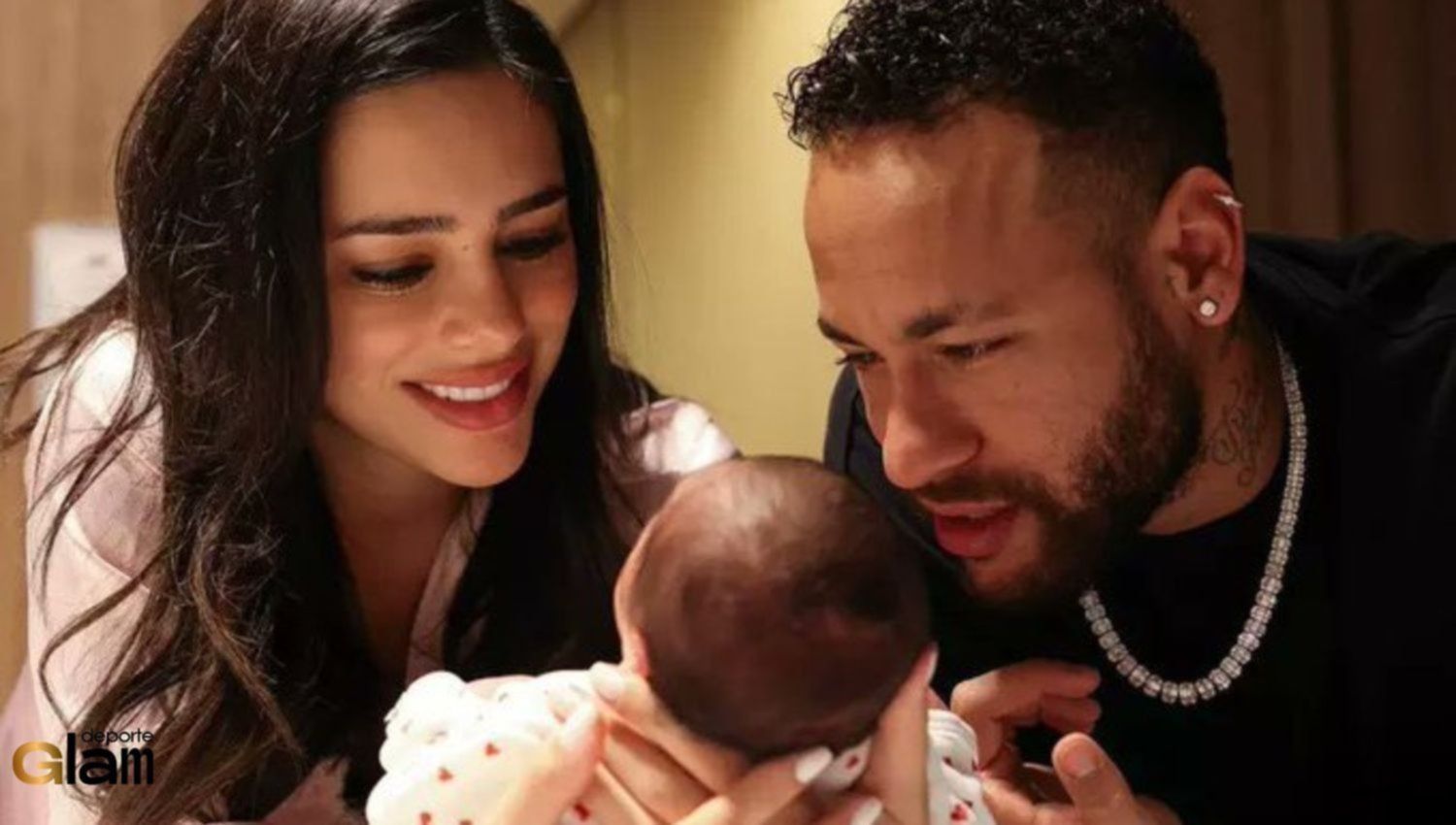 Neymar con su primera hija y su mamá inlfuencer. IG: Bruna Biancardi.