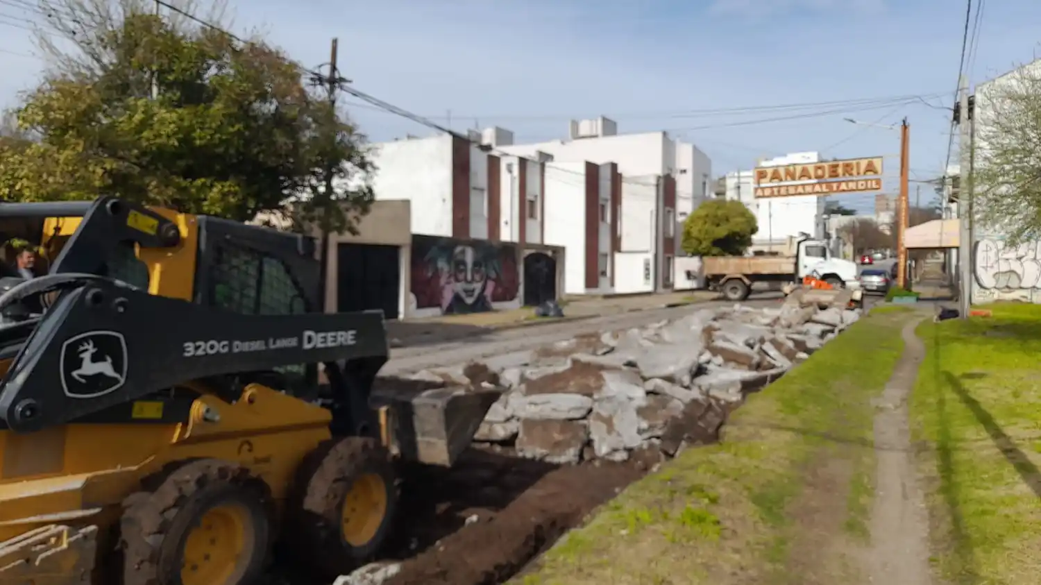 Por obras de reparación de hormigón, se restringió el tránsito vehicular en Mitre entre Roca y Alsina