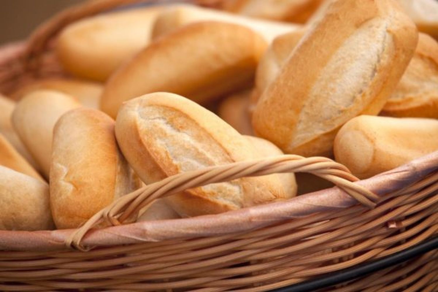 Panaderos de Buenos Aires pararán la producción para reclamar por los aumentos