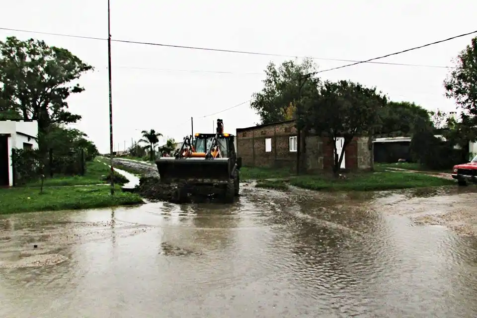 Hay 41 evacuados en la provincia por el desborde de arroyos