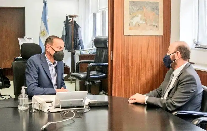 Insfrán mantuvo reunionescon Katopodis y entes nacionales