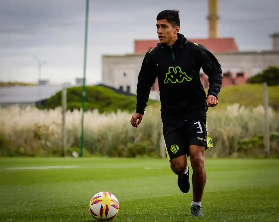 Kruspzky arregló su llegada a Santamarina