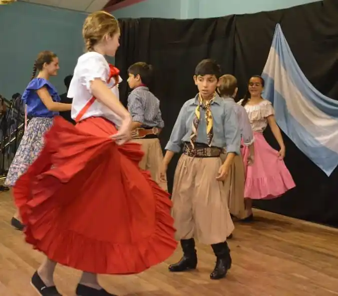 Esta noche IMEFAA le baila a la Patria