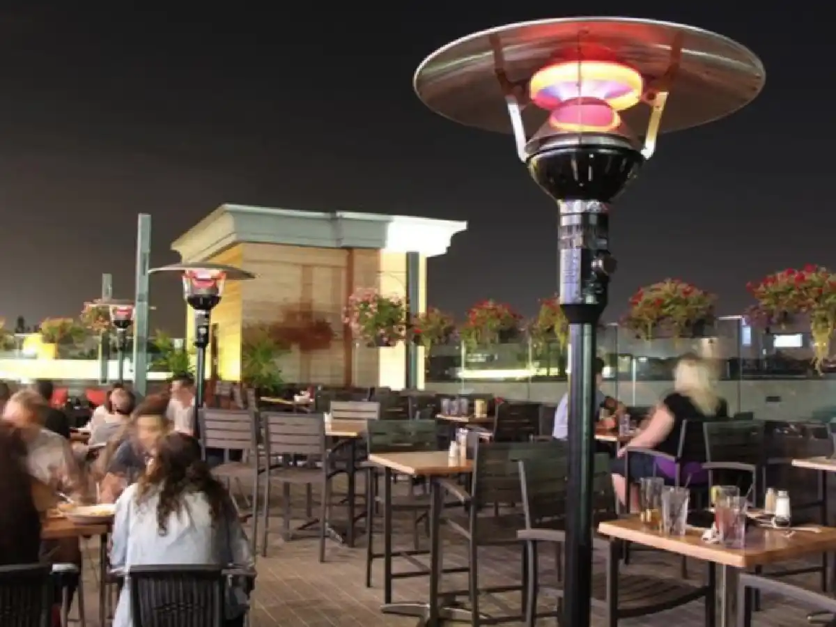 Preparan créditos para que gastronómicos dispongan de calefacción al aire libre