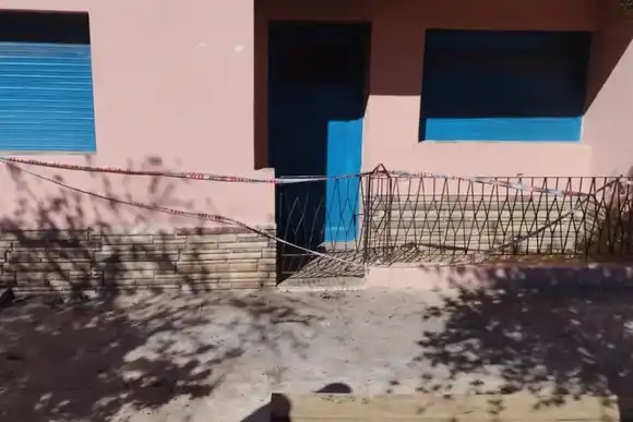 Tragedia en la provincia: murió un niño y otra lucha por su vida tras quedar atrapados en un incendio