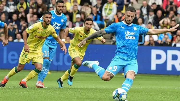 Benedetto falló un penal  en su debut como titular