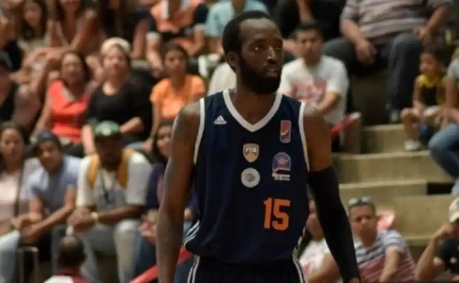 Brandon Davis es el segundo refuerzo extranjero de Peñarol