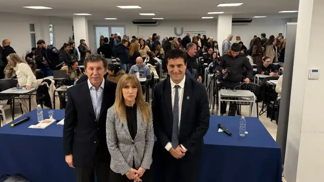 Abad presentó su libro en la Universidad de San Isidro