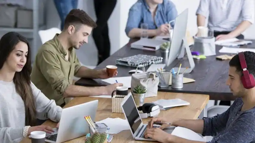 El “viernes flexible” crece como beneficio laboral en Mendoza