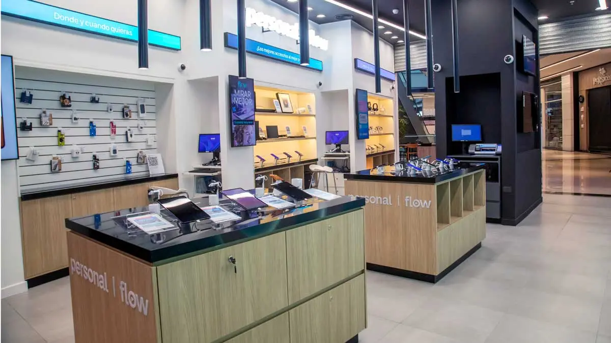 Personal afianza su estrategia de apertura de tiendas en shopping y centros comerciales