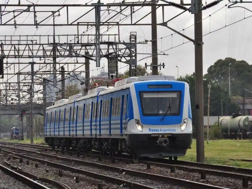 Un patrullero fue atropellado por el Tren Roca en Lomas de Zamora
