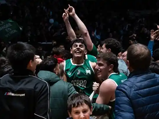 Victoria épica: Ferro venció a Boca con un tiro de aro a aro