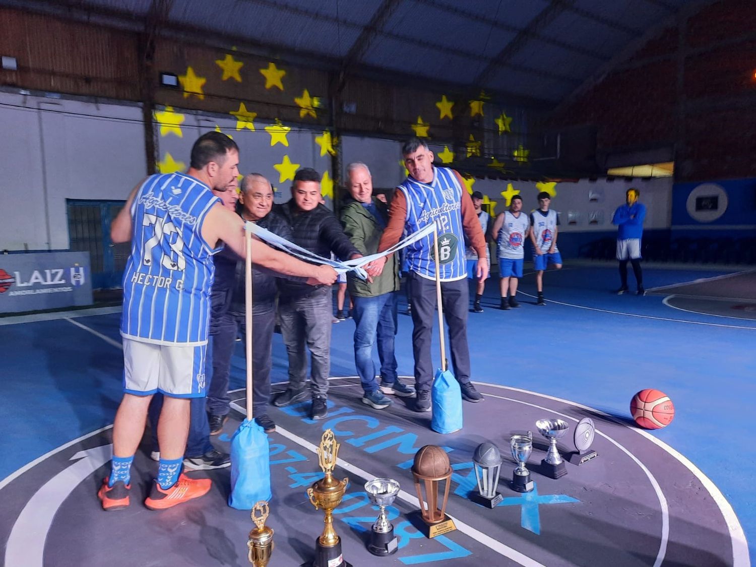 Agricultores inauguró su cancha de básquet