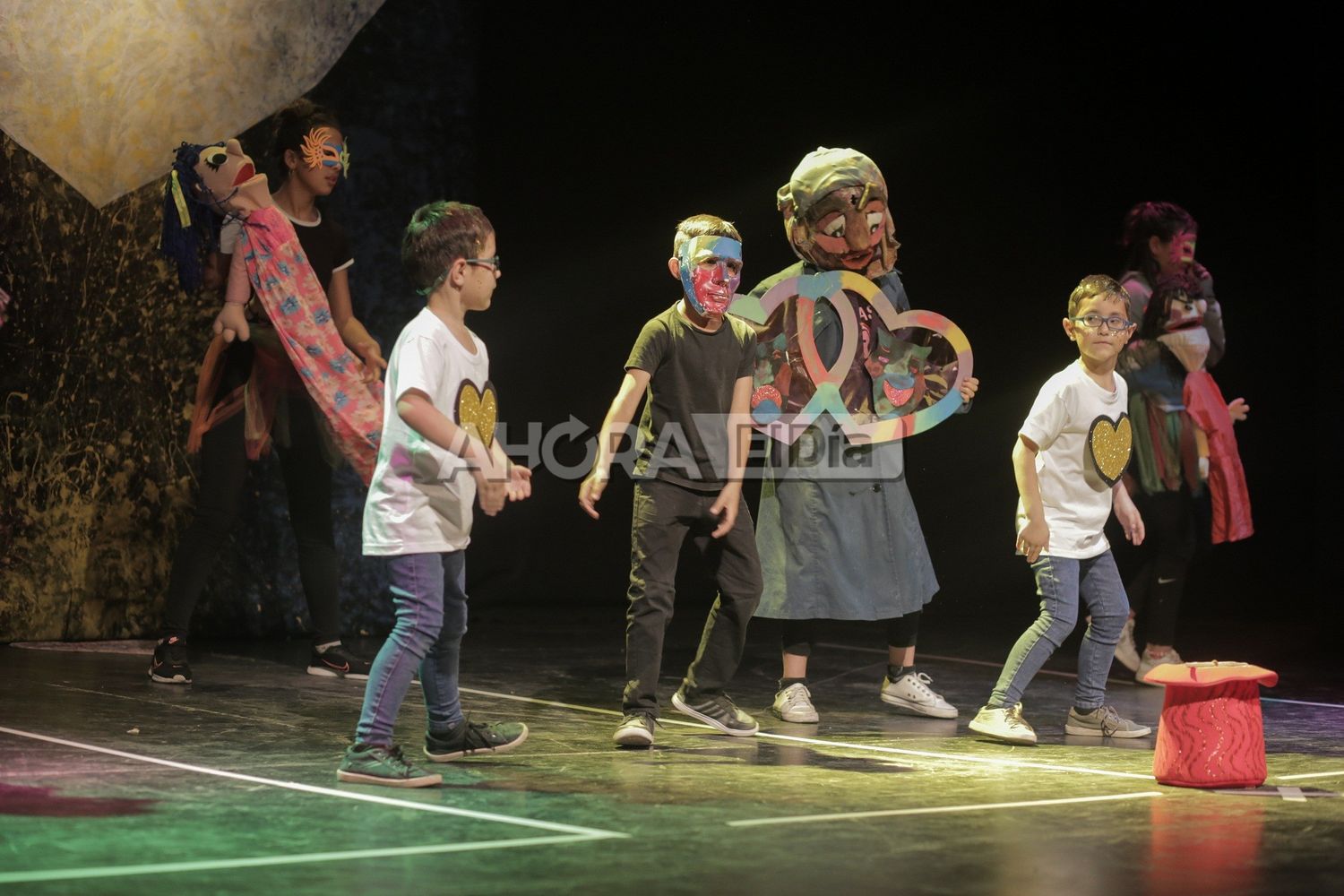 Hablar de las emociones cambia vidas: Le experiencia de la docente de teatro que revolucionó a toda una escuela